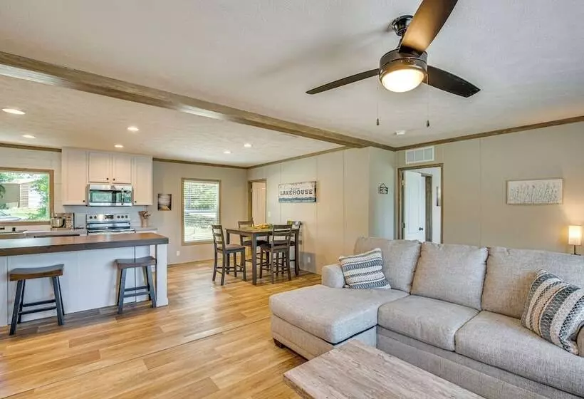 Cedar Creek Reservoir Home W/ Private Boat Ramp!