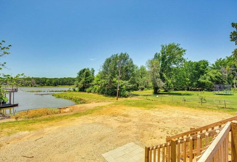 Cedar Creek Reservoir Home W/ Private Boat Ramp!