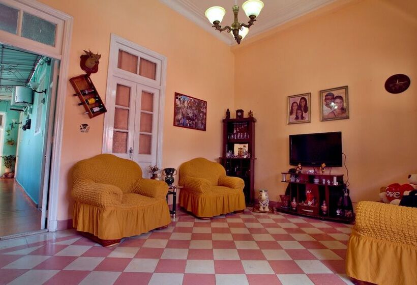 تختخواب و صبحانه Casa J. Puldon