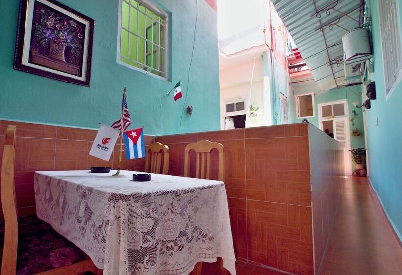 تختخواب و صبحانه Casa J. Puldon