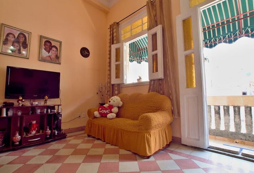 تختخواب و صبحانه Casa J. Puldon