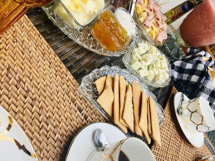 تختخواب و صبحانه Ivan Chef Casa