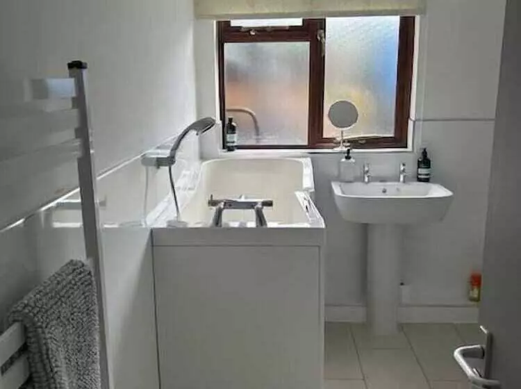 Countryside Cozy Cottage In Sherborne