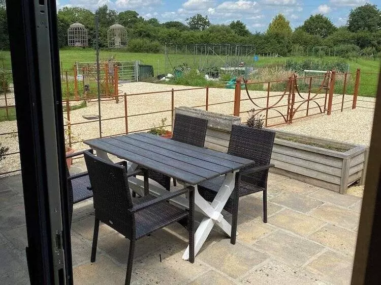 Countryside Cozy Cottage In Sherborne