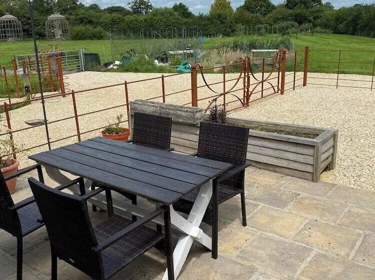 Countryside Cozy Cottage In Sherborne