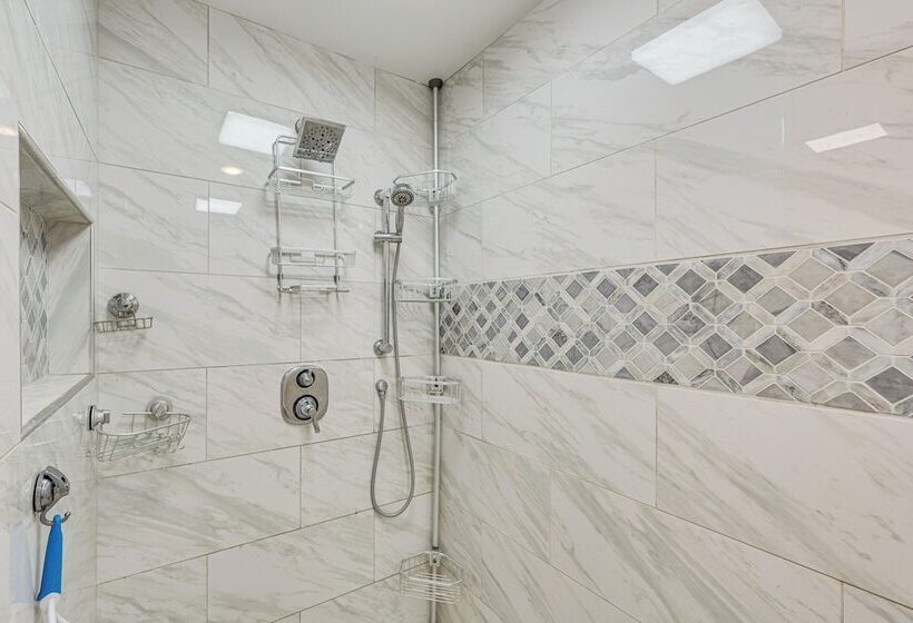 Expansive Fontana Home < 2 Mi To Geneva Lake!