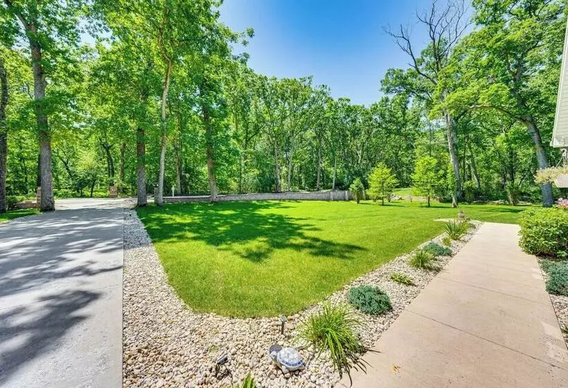 Expansive Fontana Home < 2 Mi To Geneva Lake!