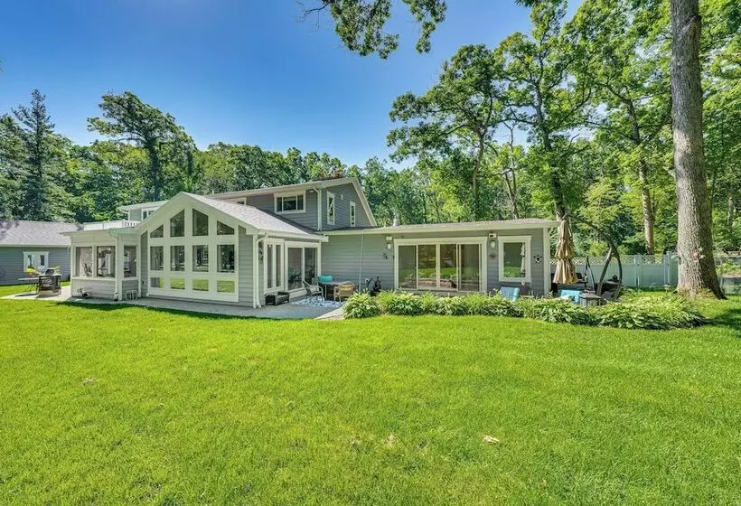 Expansive Fontana Home < 2 Mi To Geneva Lake!