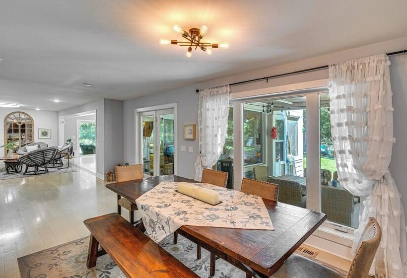 Expansive Fontana Home < 2 Mi To Geneva Lake!