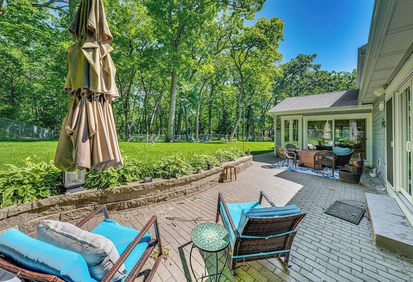 Expansive Fontana Home < 2 Mi To Geneva Lake!