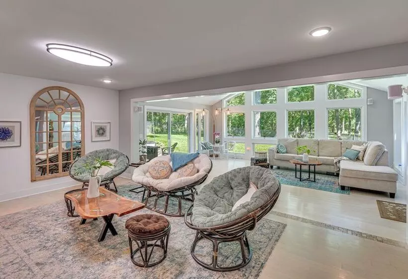 Expansive Fontana Home < 2 Mi To Geneva Lake!