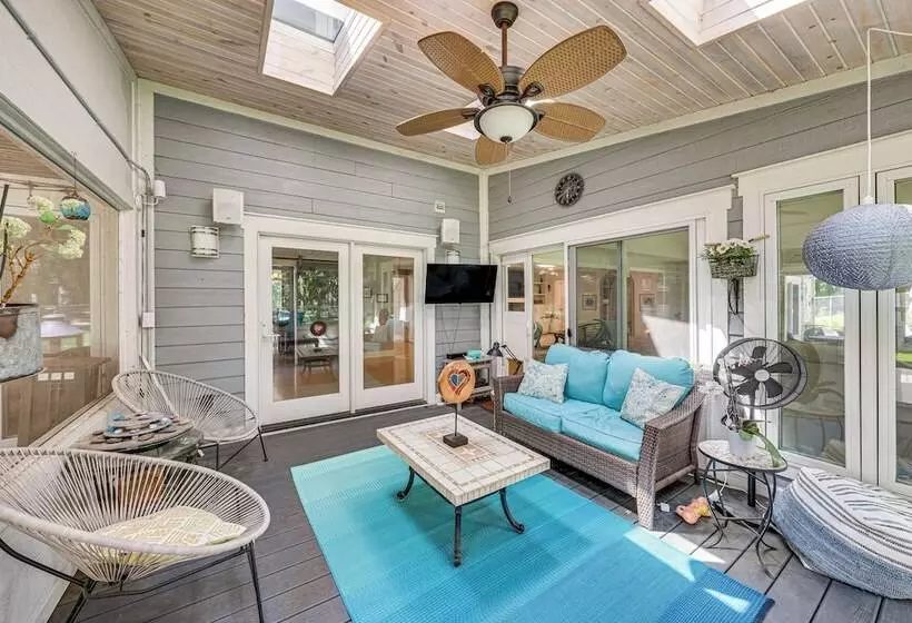 Expansive Fontana Home < 2 Mi To Geneva Lake!