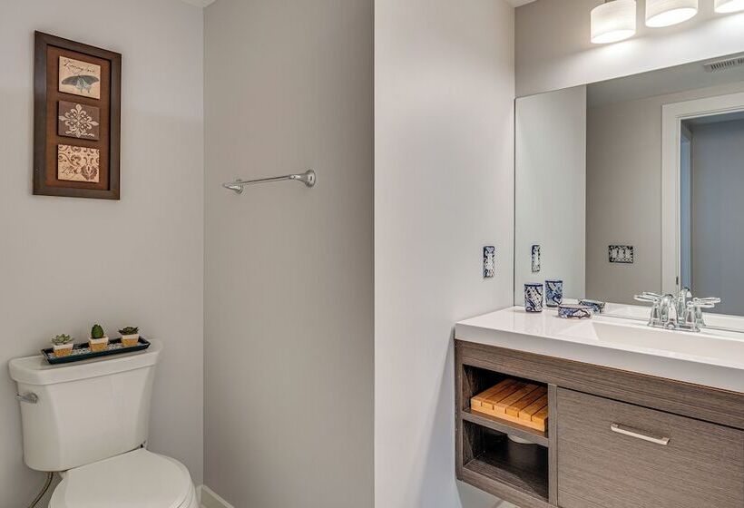 Expansive Fontana Home < 2 Mi To Geneva Lake!