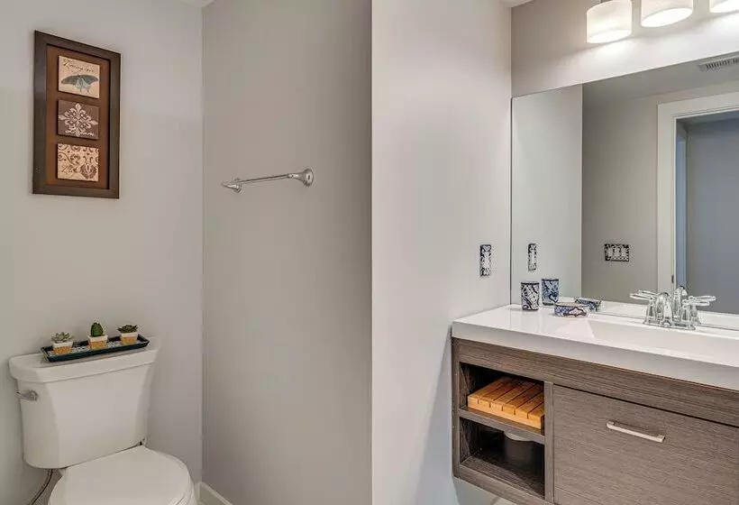 Expansive Fontana Home < 2 Mi To Geneva Lake!