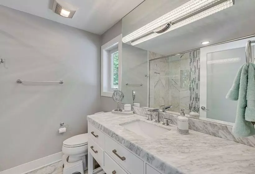 Expansive Fontana Home < 2 Mi To Geneva Lake!