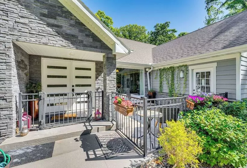 Expansive Fontana Home < 2 Mi To Geneva Lake!