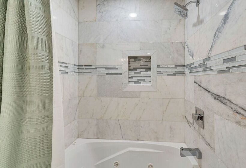 Expansive Fontana Home < 2 Mi To Geneva Lake!