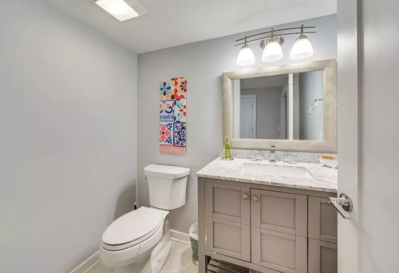 Expansive Fontana Home < 2 Mi To Geneva Lake!