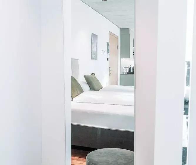 هتل Blackhome City South Innsbruck
