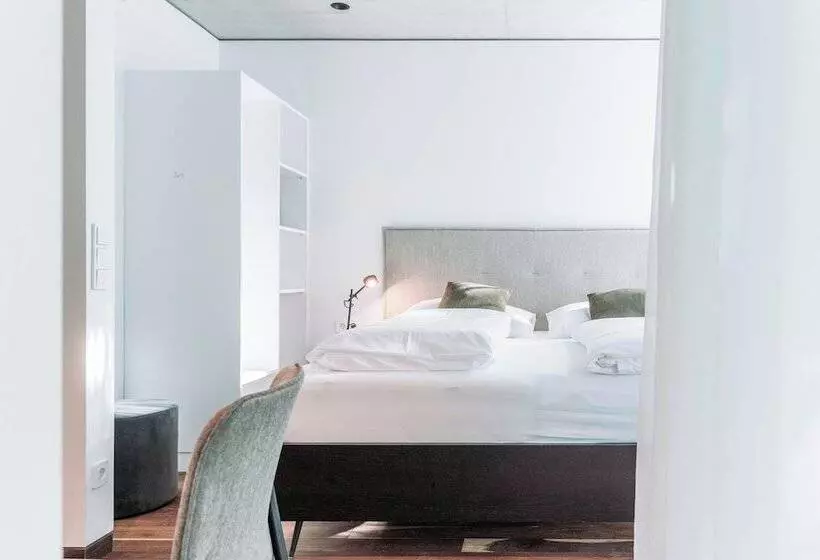 هتل Blackhome City South Innsbruck