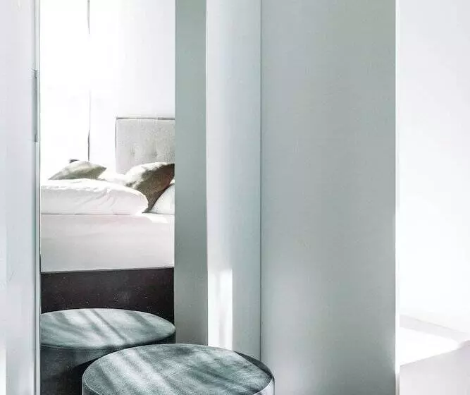 هتل Blackhome City South Innsbruck