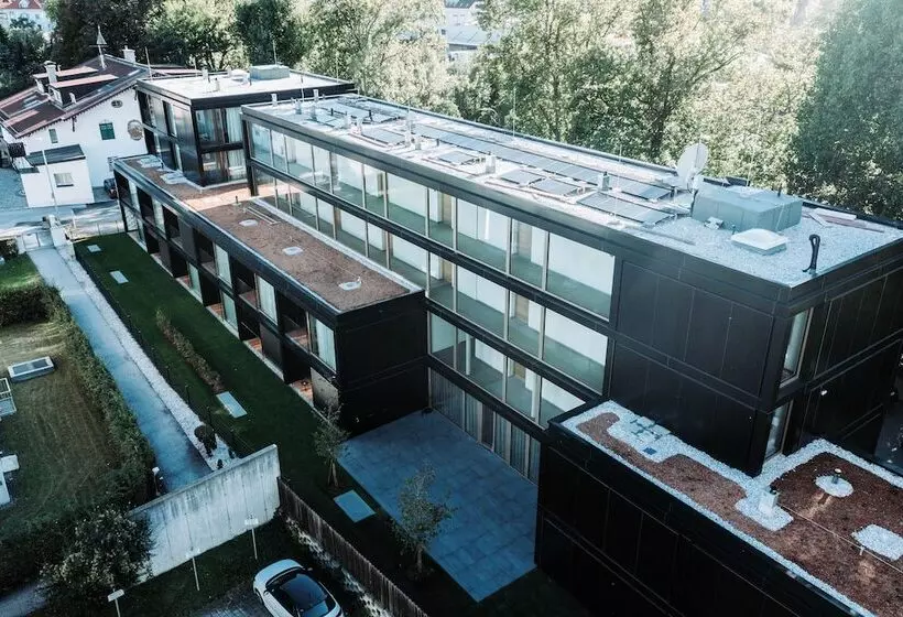 هتل Blackhome City South Innsbruck