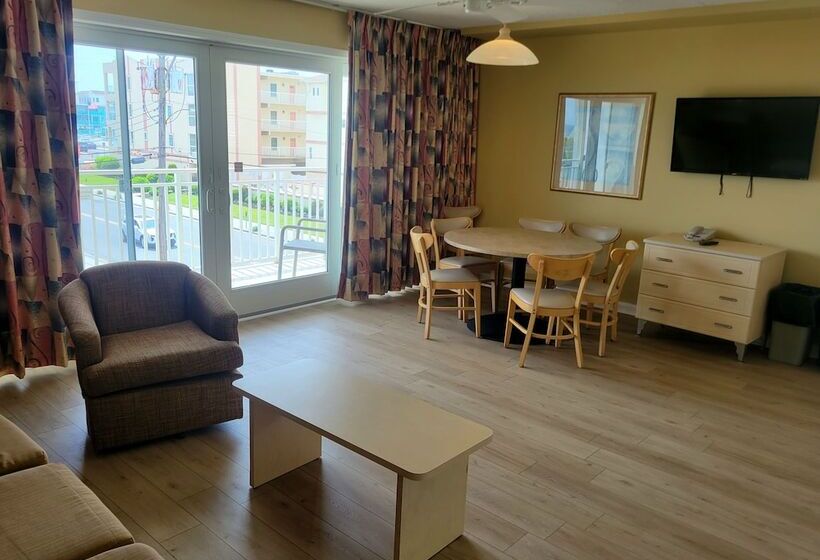 מוטל Water's Edge Ocean Resort