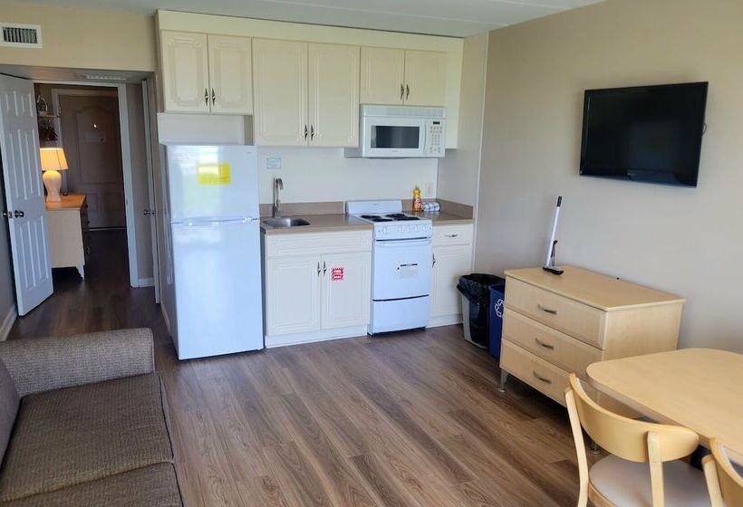 מוטל Water's Edge Ocean Resort