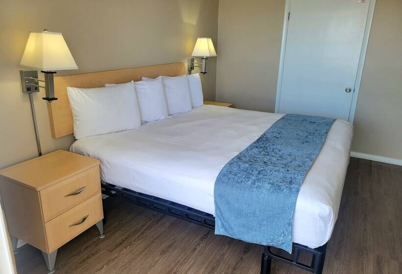 מוטל Water's Edge Ocean Resort