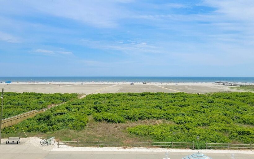 מוטל Water's Edge Ocean Resort