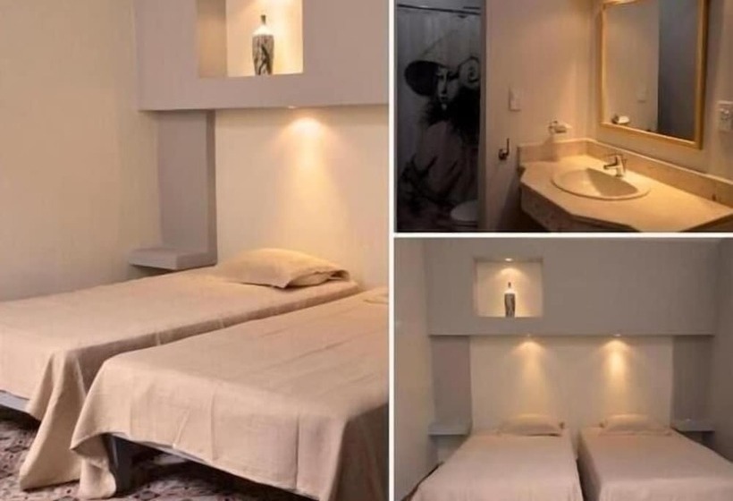 پانسیون Hostal 1810