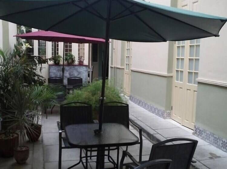 پانسیون Hostal 1810