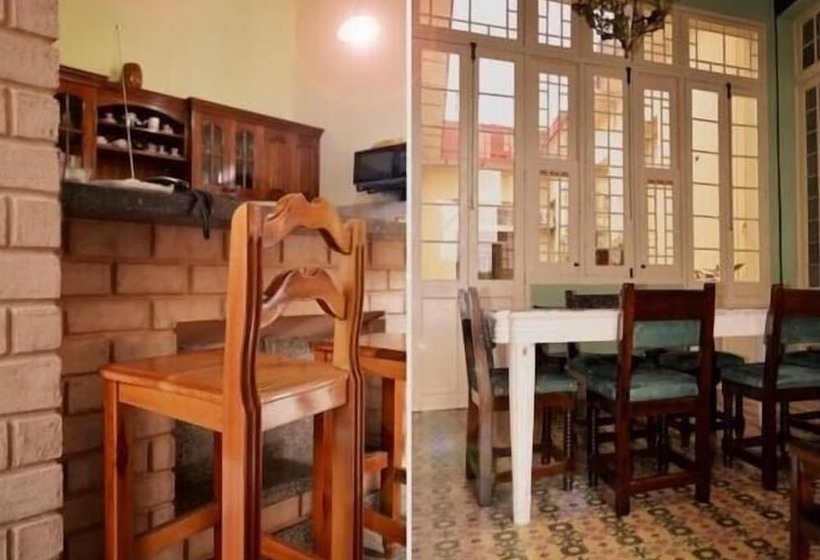 پانسیون Hostal 1810