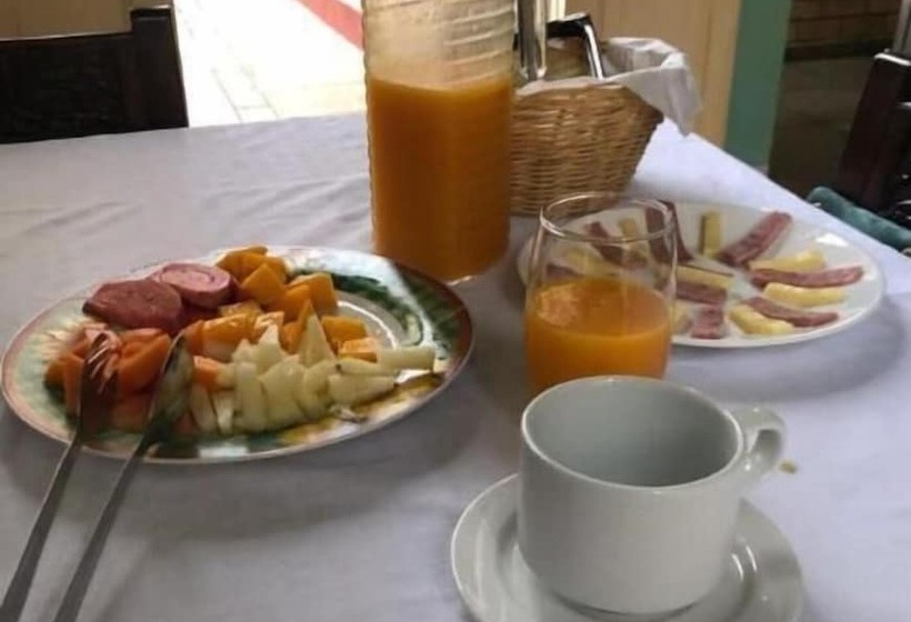 پانسیون Hostal 1810