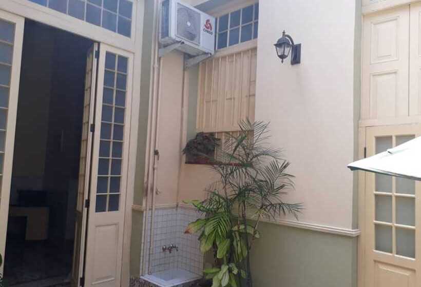 پانسیون Hostal 1810