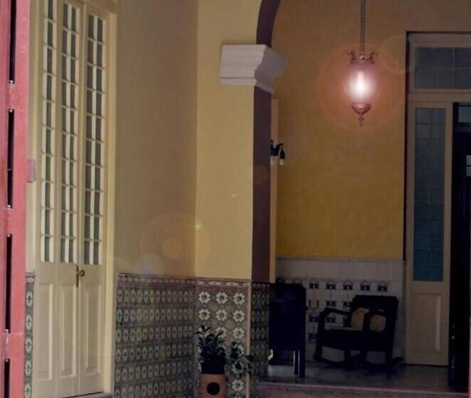 پانسیون Hostal 1810