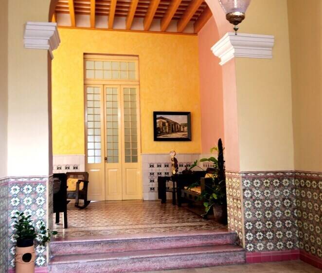 پانسیون Hostal 1810