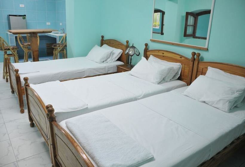 پانسیون Shoko Berri House