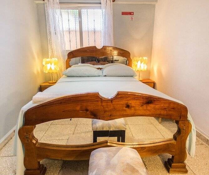 پانسیون Villa Ebomar