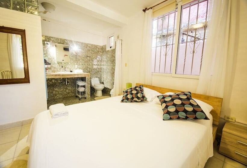 پانسیون Villa Ebomar