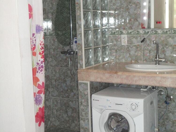 پانسیون Villa Ebomar