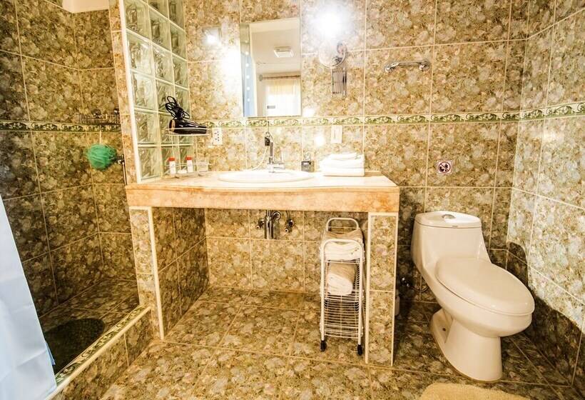 پانسیون Villa Ebomar