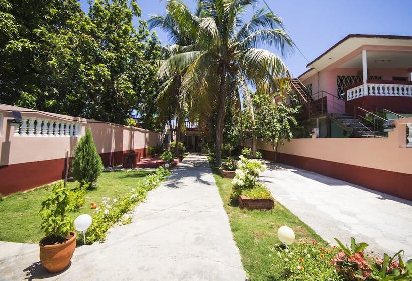 پانسیون Villa Ebomar