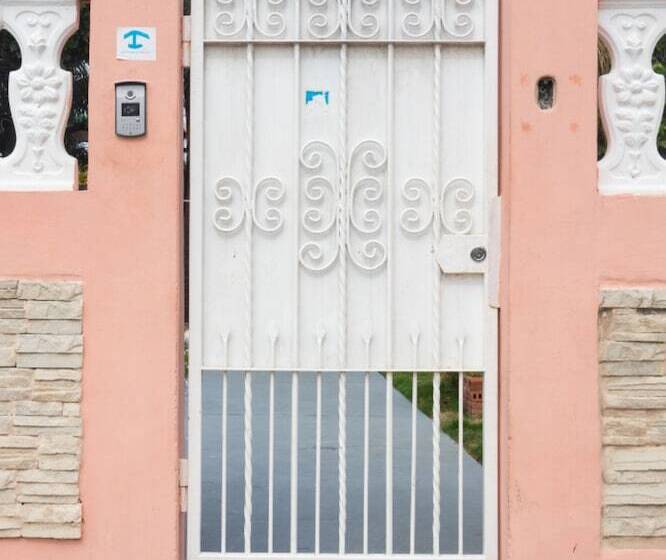 پانسیون Villa Ebomar