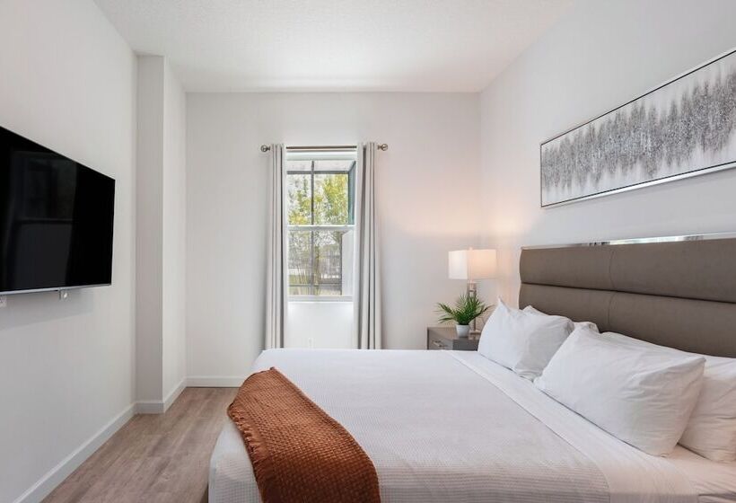 Radiant Realm Avantstay 30mins To Disney + Private Pool