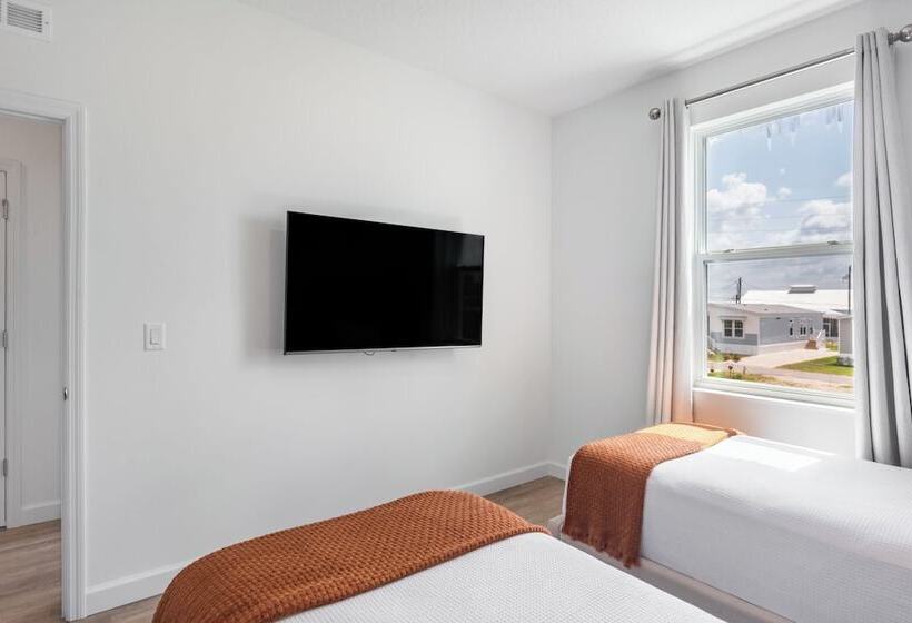 Radiant Realm Avantstay 30mins To Disney + Private Pool