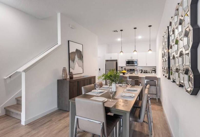 Radiant Realm Avantstay 30mins To Disney + Private Pool