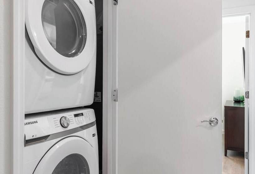 Radiant Realm Avantstay 30mins To Disney + Private Pool