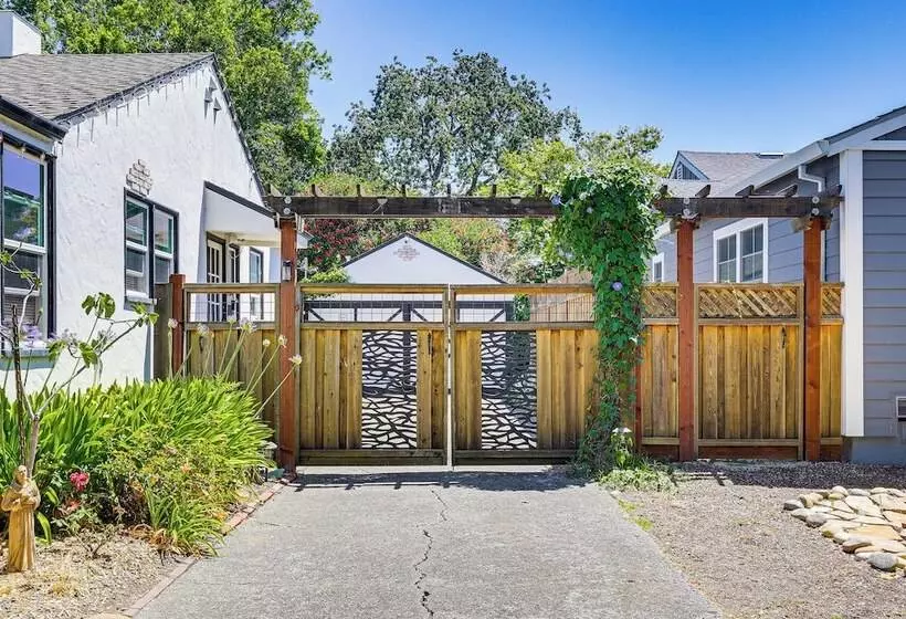 Santa Rosa Home W/ Fire Pit < 1 Mi To Downtown!