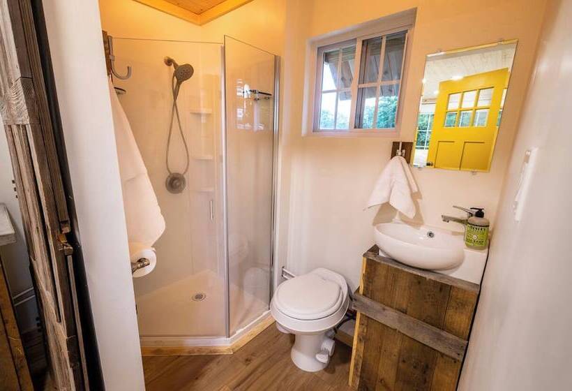 Schuyler Yacht Basin